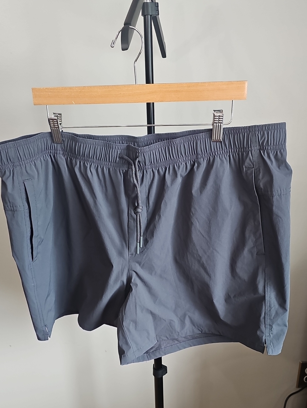 Men's Athletic Drawstring Shorts in Charcoal Gray